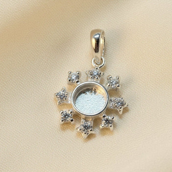 Solid Silver Snow Flake Pendant setting For 5mm Cabochon Or Resin