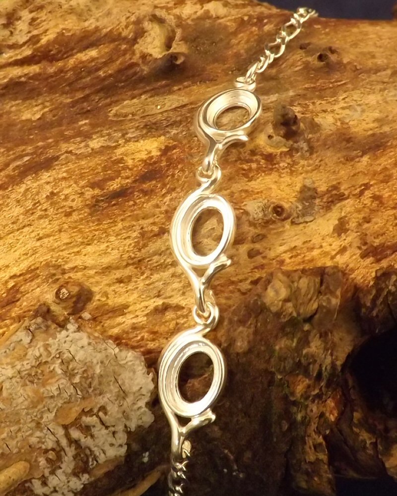 Three Stone Chain Bracelet Setting For 8x6 Cabochons