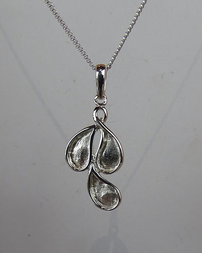 Solid silver pendant mount suitable for resin