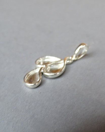 Solid silver pendant mount suitable for resin