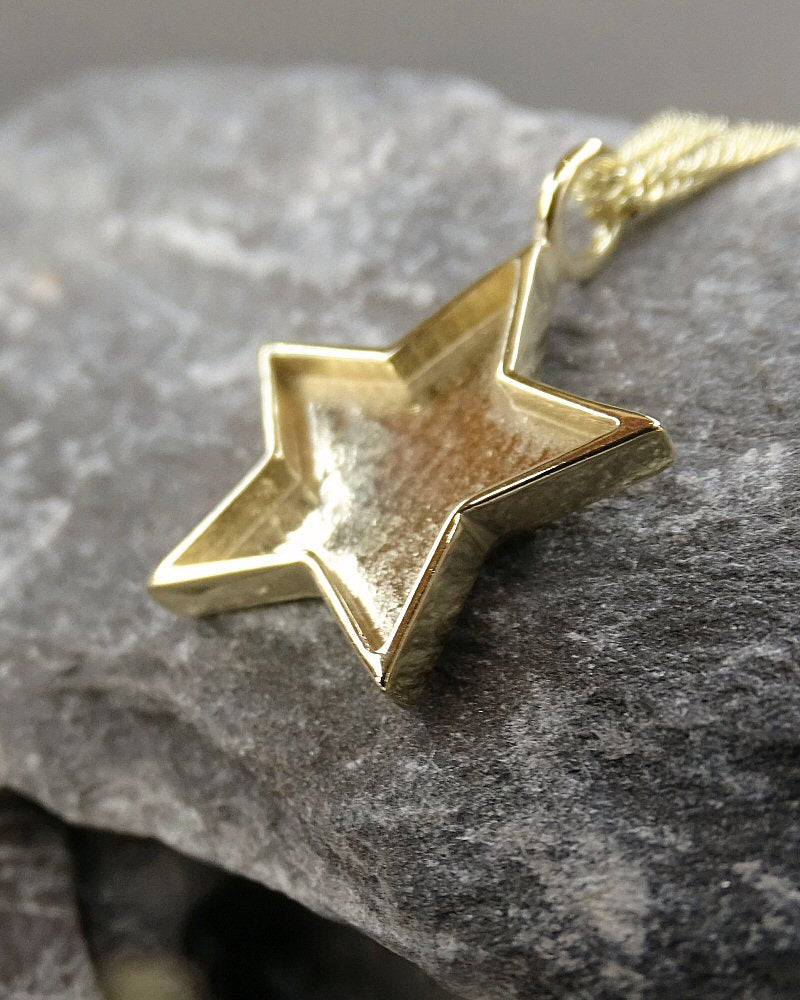 Solid Back Gold Star Pendant Setting Perfect For Resin
