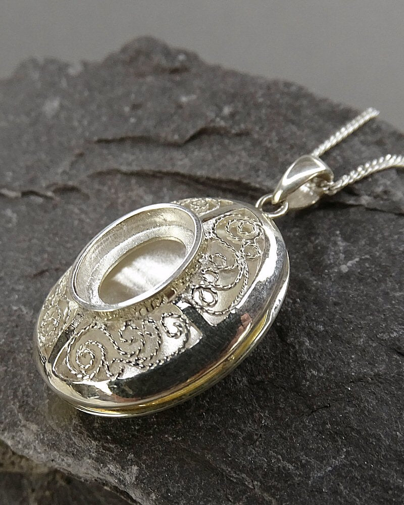 Solid Silver Fillagree Stye Locket With Bezel For 10x8 Cabochon