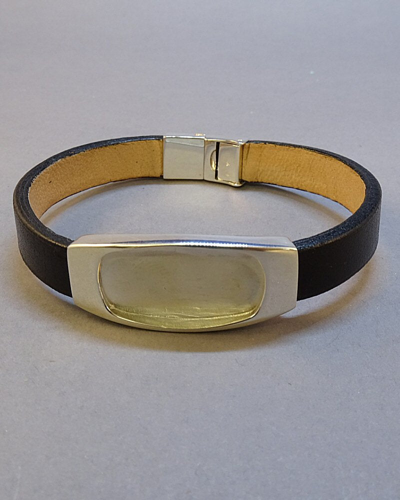 Fantastic Gents silver and Leather Bracelet Suitable For Resin
