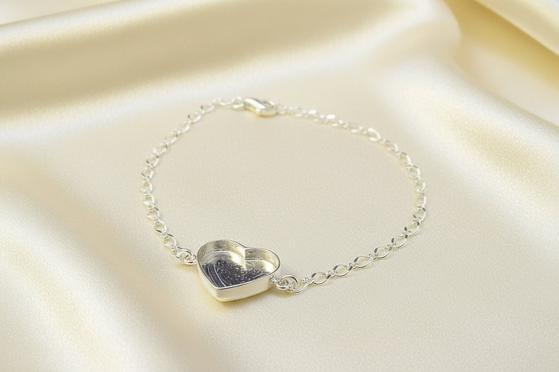 Simple Silver Heart Bracelet With Solid Back Setting Area