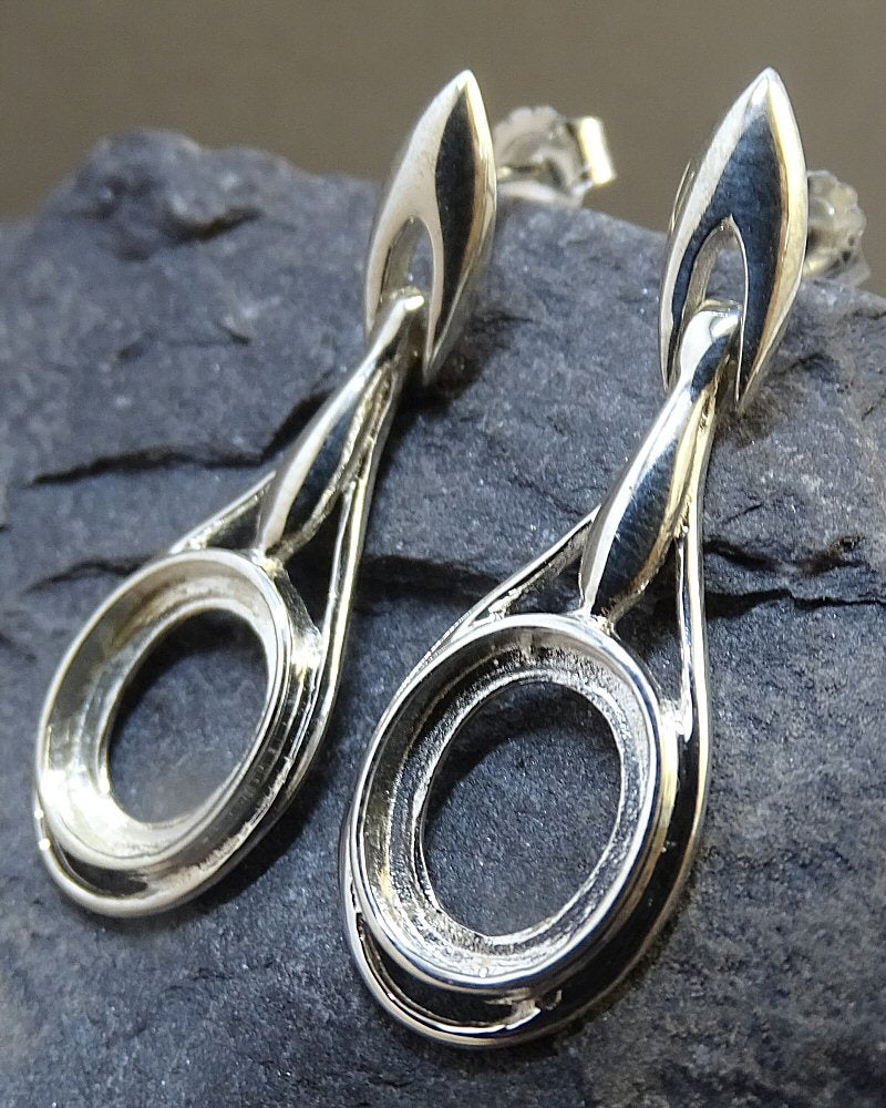 Hinged Drop Earring Setting For 10x8 Cabochon