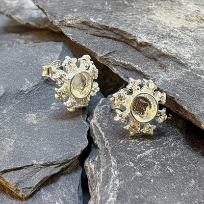 Solid Silver Snowflake stud earrings for cabochon or resin
