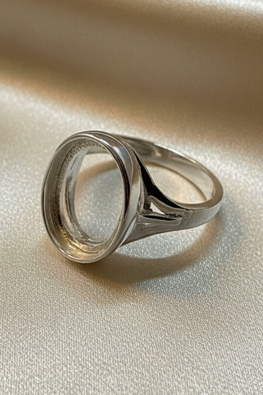 Classic Style solid silver ring setting for a 14x10 cabochon