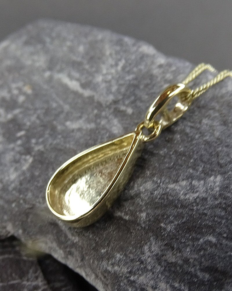 Solid Gold Pear Shape Pendant Suitable For Resin