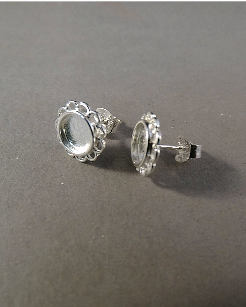 Solid Silver frill edge stud earring to fit 6mm cabochon