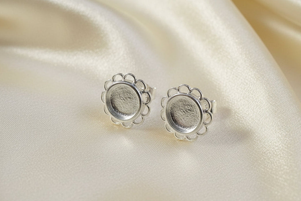 Solid Silver frill edge stud earring to fit 6mm cabochon