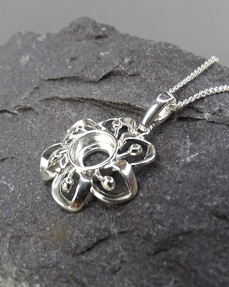 Silver Flower Pendant Mount For 6mm Stone
