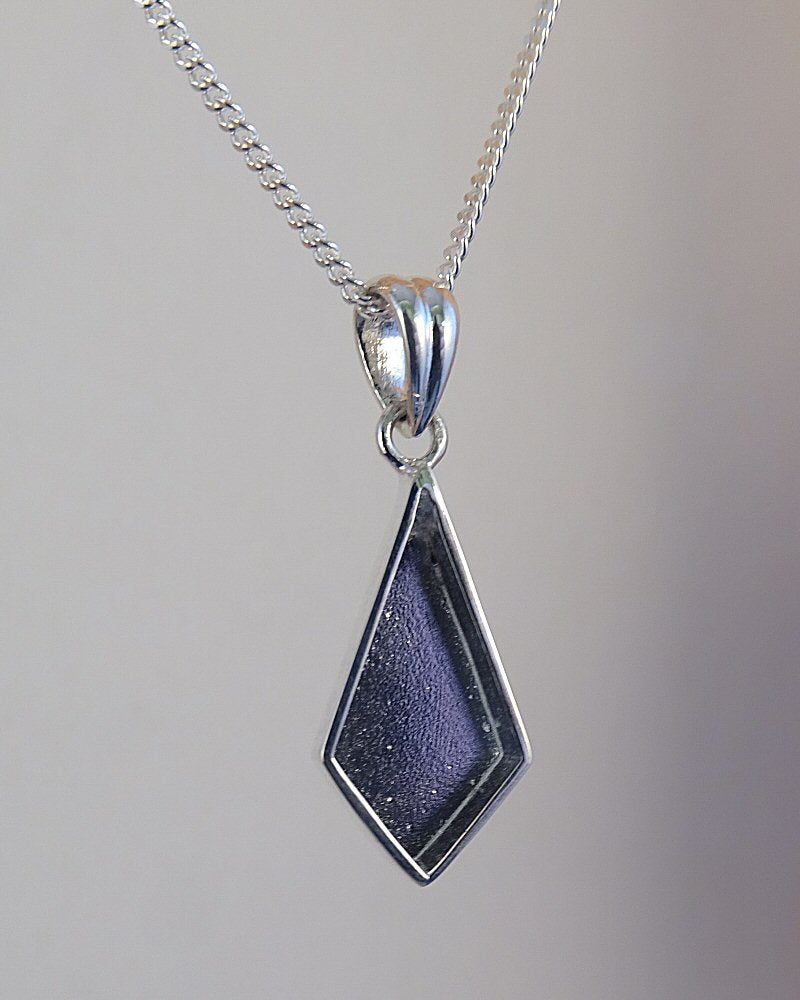 Solid Back Kite Shaped Silver Pendant For 15x8 Stone