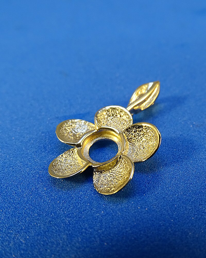 Solid Gold Flower Pendant to Fit 6mm Cabochon
