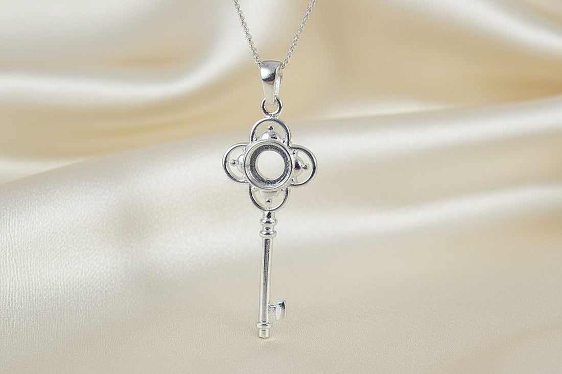 SILVER KEY pendant to fit sone