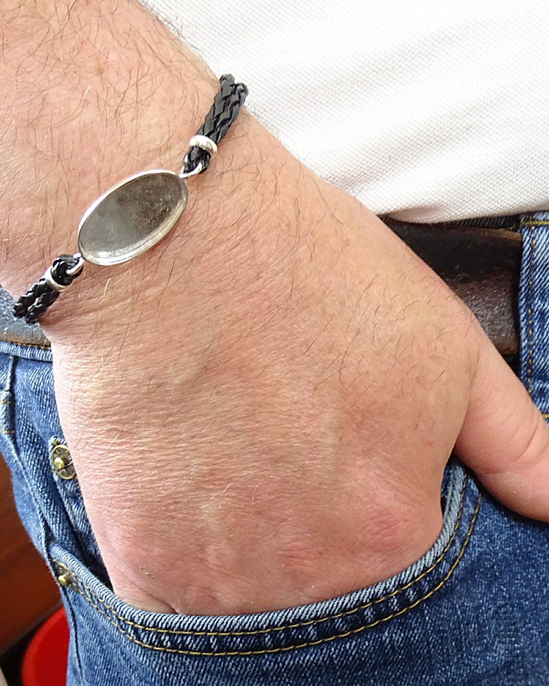 Gents Silver Bracelet With Leather Strap