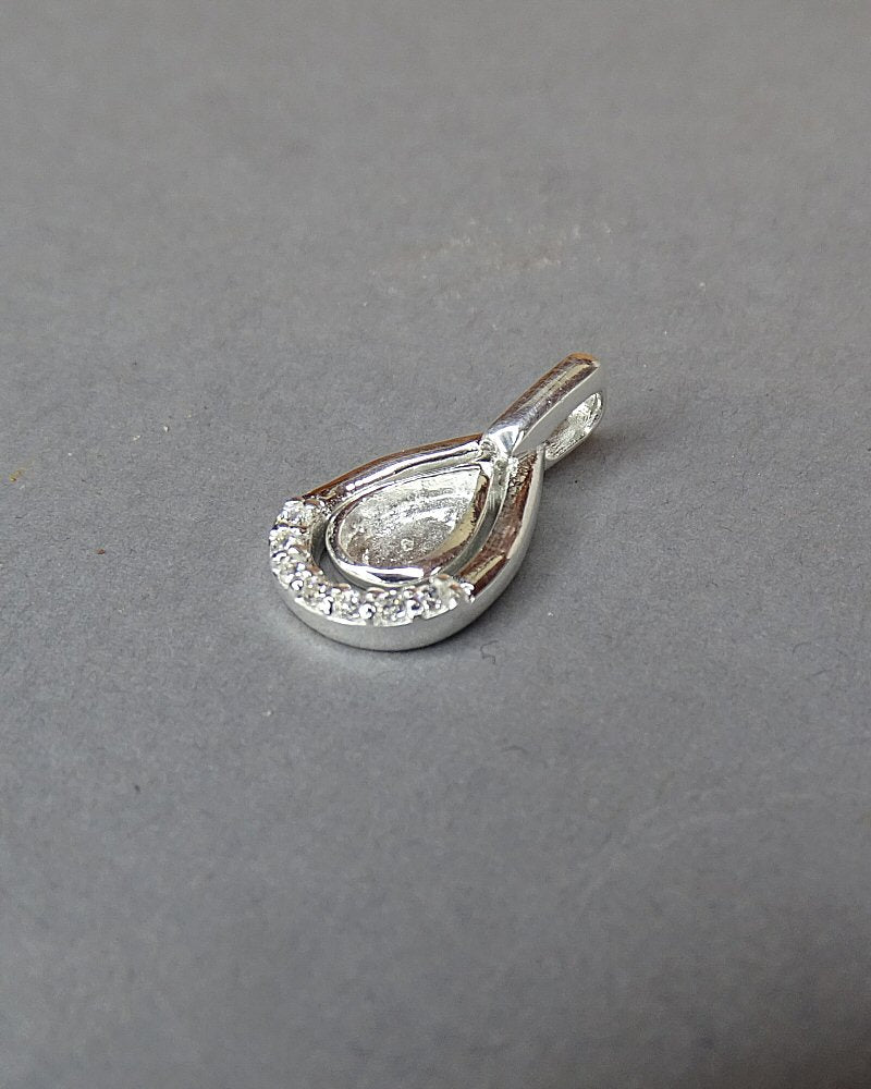 Silver teardrop pendant setting with cz suitable for resin