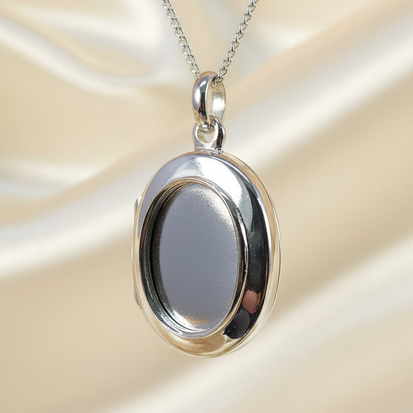 silver locket to fit a 14x10 cabochon