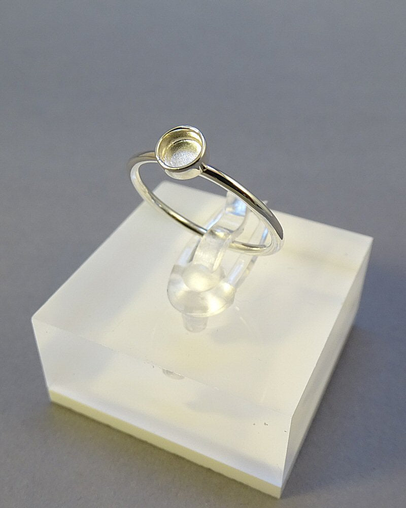 Silver Plain Ring For 4mm Cabochon Or Resin