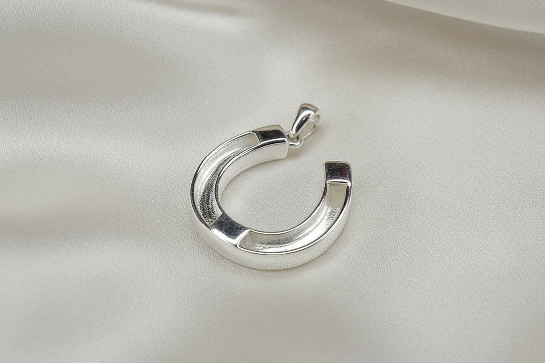 Silver equestrian Horse Shoe Pendant stock pin made for Horse Hair