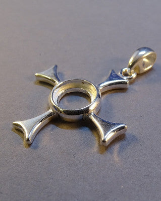 Sylish Silver Cross Setting To Fit a 8mm Round Stone