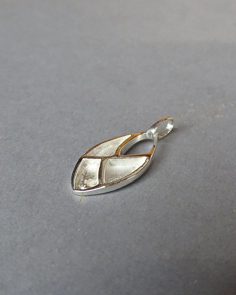 Fancy solid silver three section pendant mount for resin