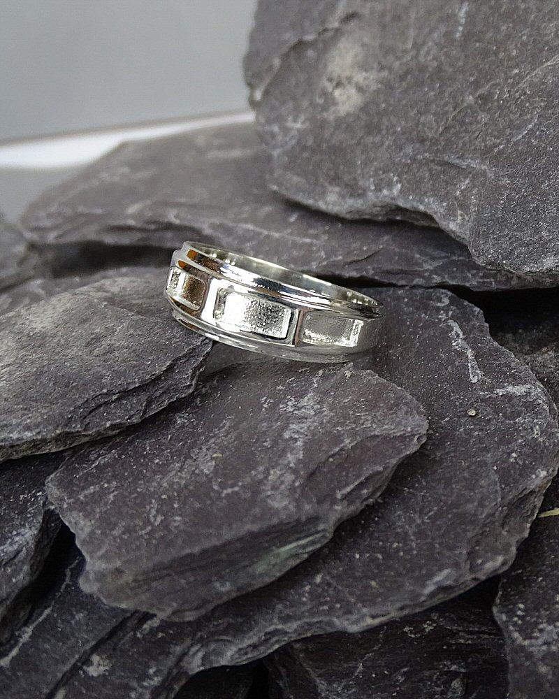 Stunning  four section silver channel ring blank