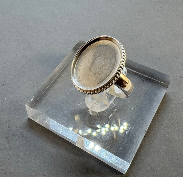 SILVER SOLID BACK ROPE RING 16X12