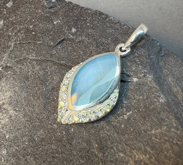 SILVER TEARDROP PENDANT WITH CZ STONES AND M.O.P