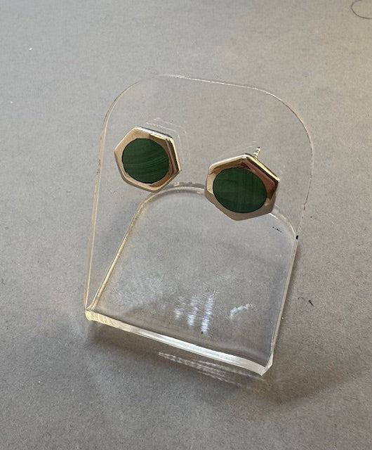 ROUND STUD AERRINGS WITH MALACHITE
