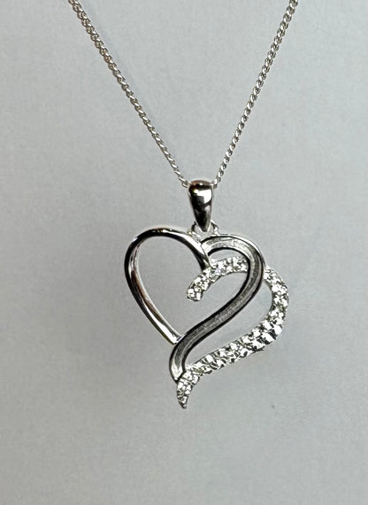 Stunning silver double heart memorial setting