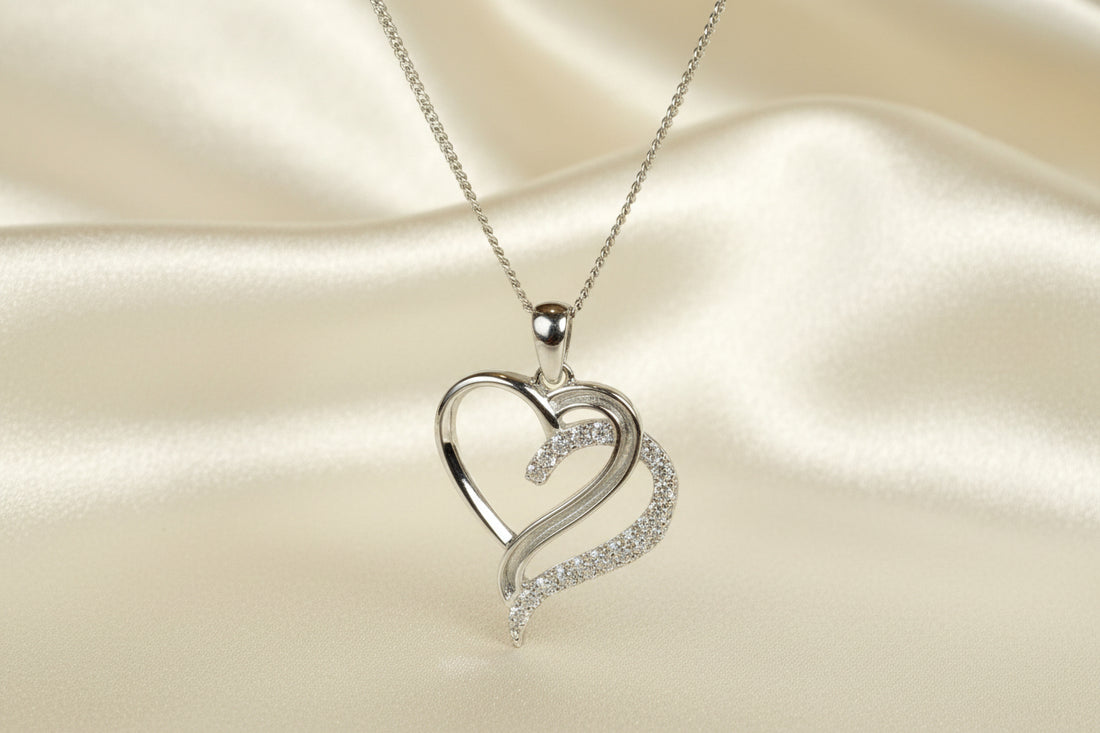 Stunning silver double heart memorial setting