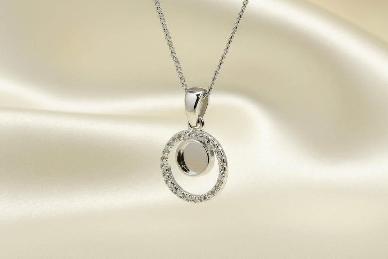 Round cz pendant setting for 5mm cabochon or resin