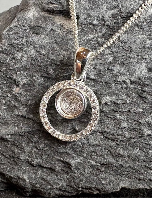 Round cz pendant setting for 5mm cabochon or resin