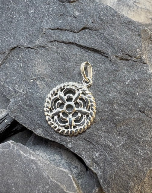 SILVER TUDOR ROSE STYLE PENDANT