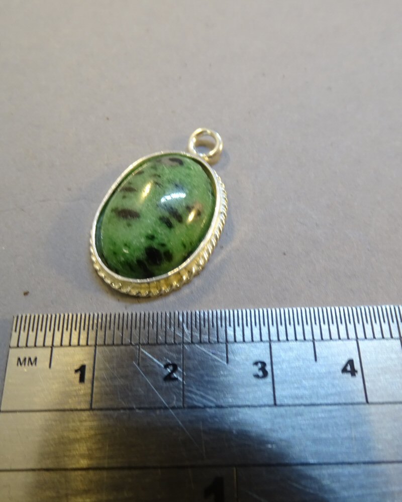 SILVER  PENDANT WITH GREEN STONE