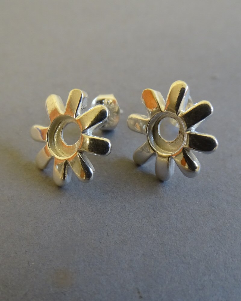 DAISY STUD EARRING TO FIT CABOCHON