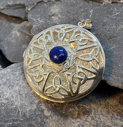 LARBE ROUND SILVER LOCKET WITH LAPIS