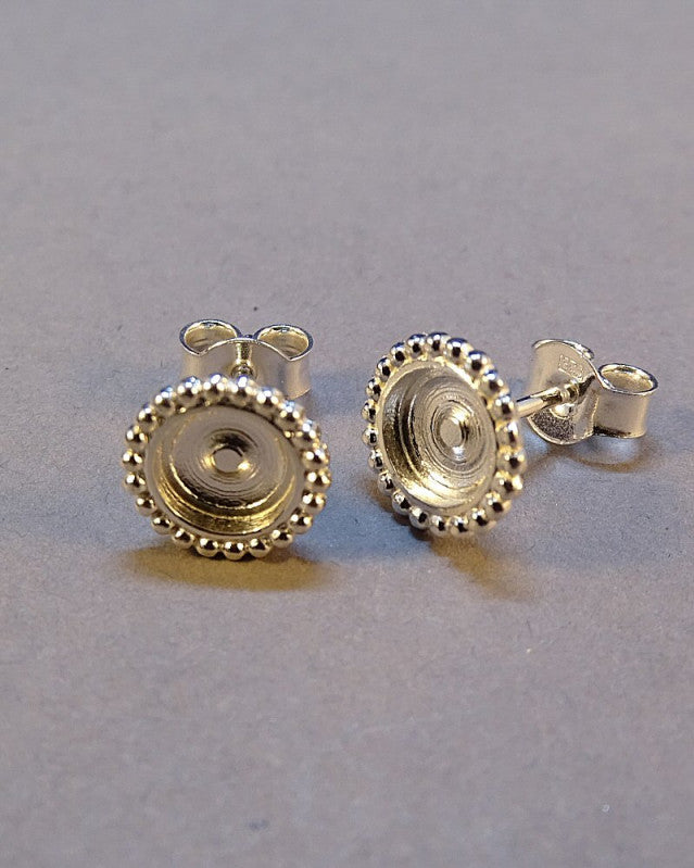 Silver Stud With Bead Edge To Set 6mm Cabochon