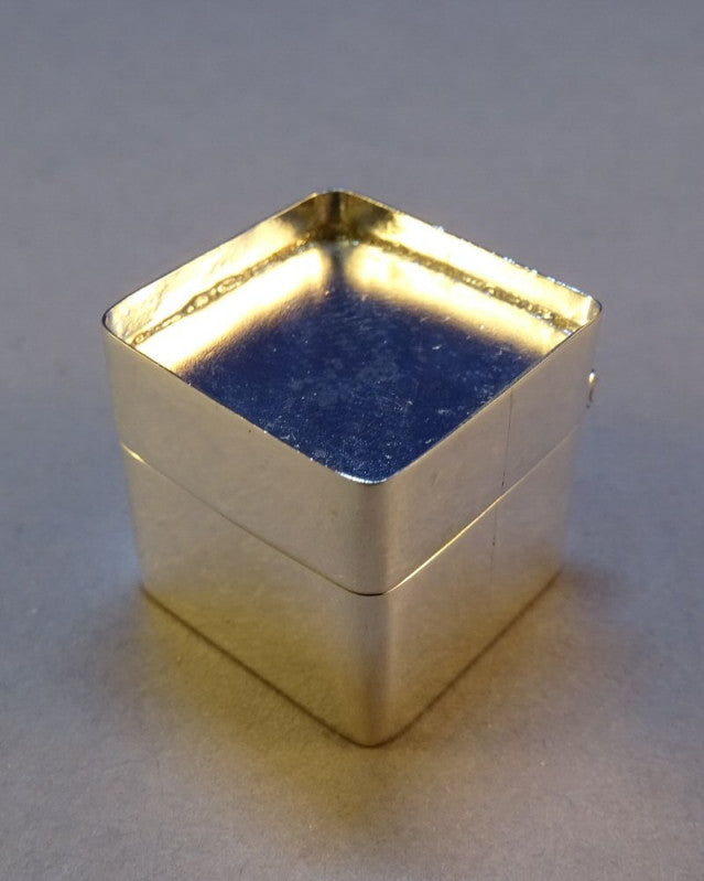 unset tSquare Silver Pill Box with Bezel Top For 18MM Stone Or Resin
