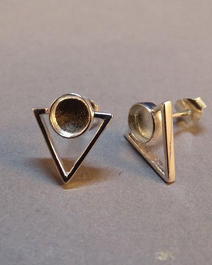 Silver Triangle Studs Settings To Fit 5mm Cabochon