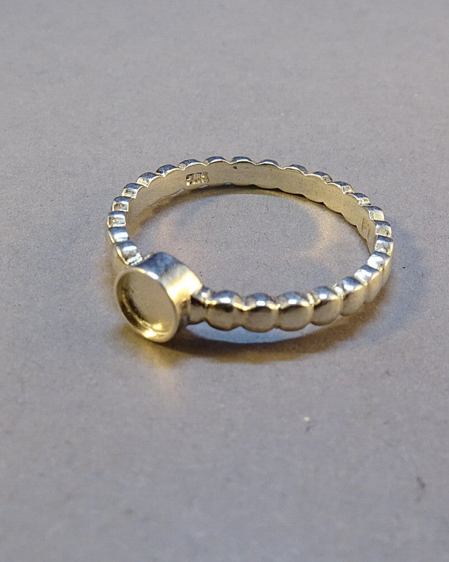 Silver Bobble Shank Ring With 5mm Setting Area For Cabochon or Resin