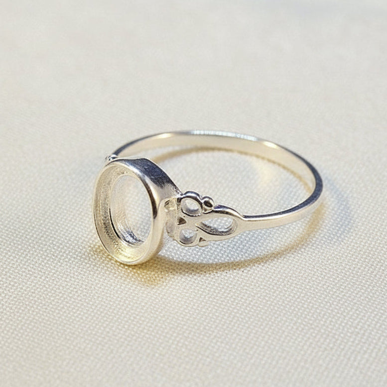 Celtic Ring Setting For 8x6mm Cabochon