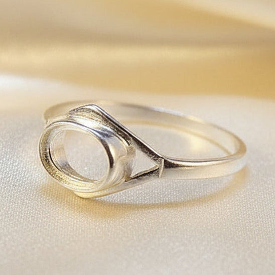 Ladies Ring Casting For 7x5 Stone Cabochon