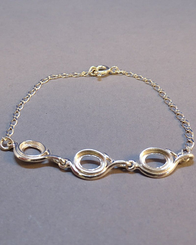 Three Stone Chain Bracelet Setting For 8x6 Cabochons